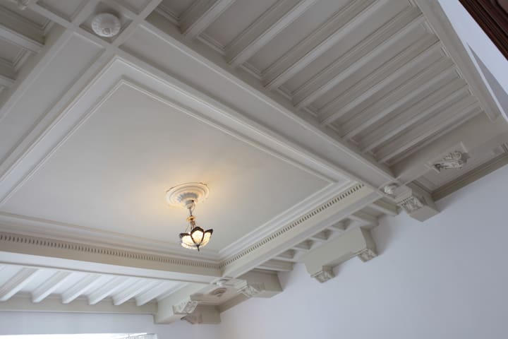 Classy and spacious 19th cent loft with terrace. gallery image 5