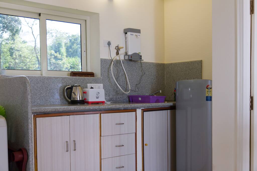 Fully functional kitchen with induction stove and vessels