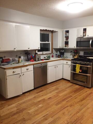 5 Bedroom House gallery image 5