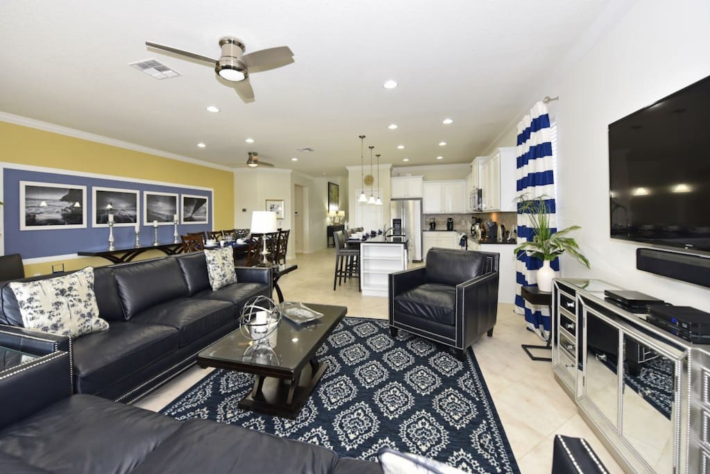 Couch,Furniture,Indoors,Room,Balcony