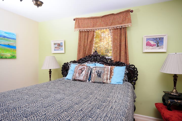 Chumba cha kulala cha Afrika Kusini, kilicho kwenye ghorofa ya kwanza, kilicho na bafu