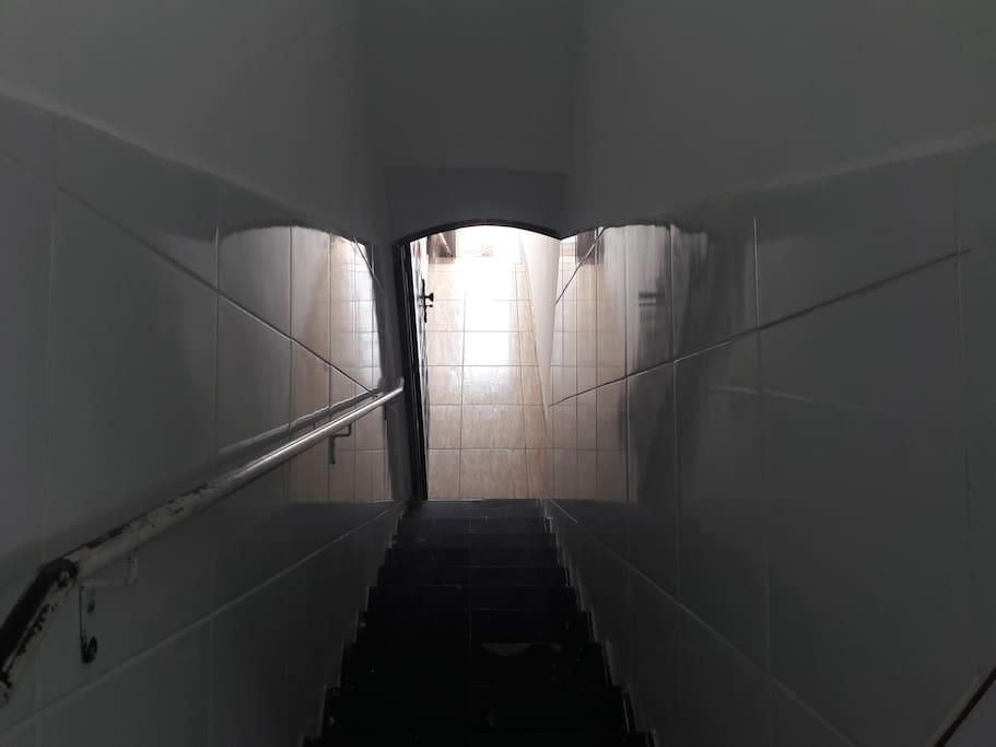 Escada de acesso ao Apto