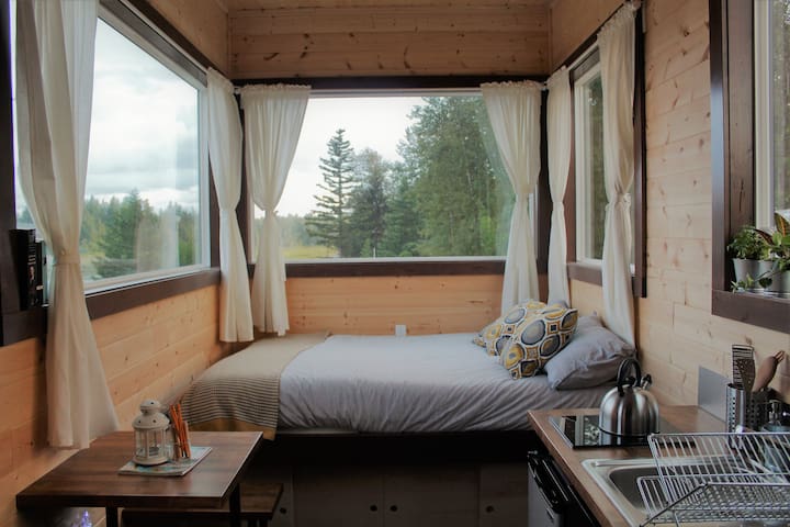 Tiny home by Mt St Helens & Silver Lake (Teeny #2)