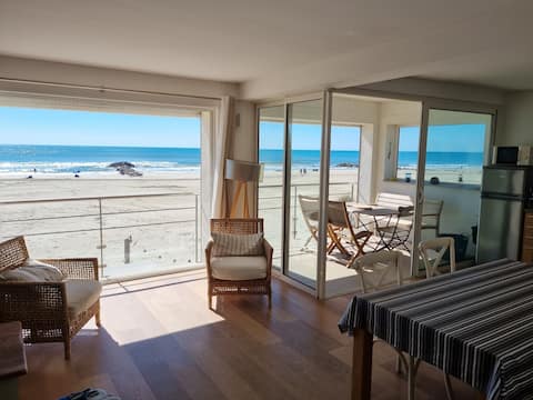 Annonce Airbnb populaire: Beautiful PMR apartment. First line with sea view à Palavas Les Flots