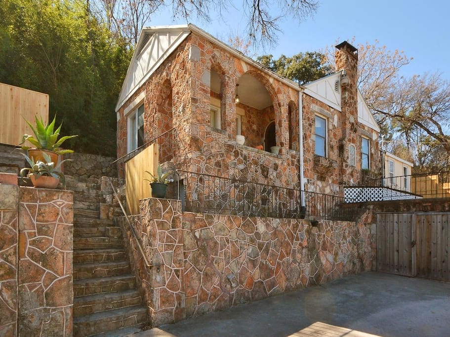 Welcome to your temporary home on Barton Springs!