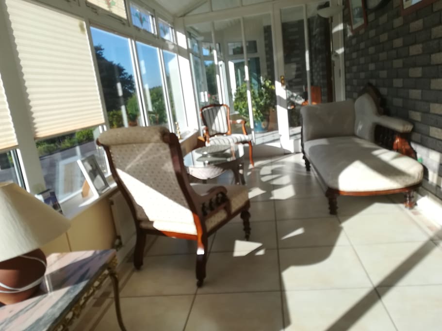 Conservatory/Breakfast Area