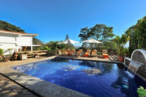 Casa Britto - Elegant residence with heated pool