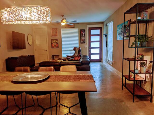 Beautiful Modern Home in East Austin gallery image 2