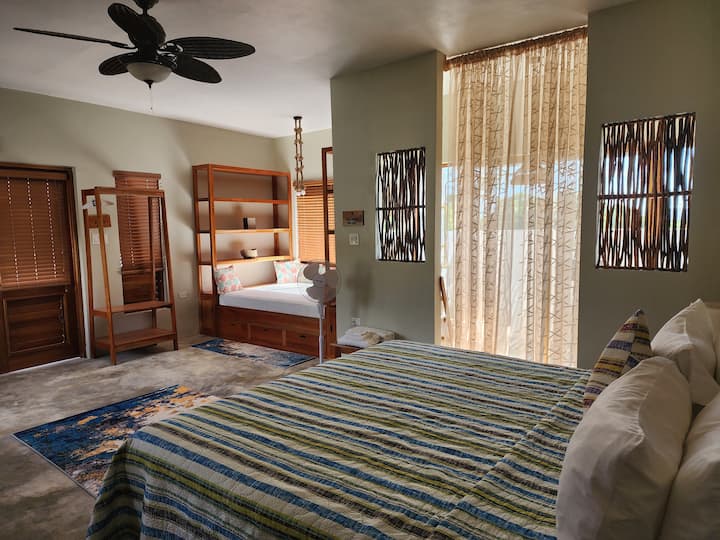 Bramble Beach Villa - 7BR
Bramble Beach Villa