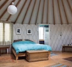 charming+yurt+in+the+heart+of+nature