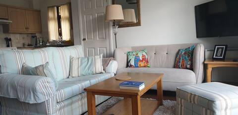 Top performing Airbnb: Seafront apartment, ground floor, free parking in The Mournes
