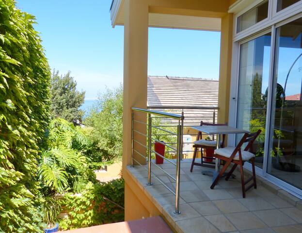 Camps Bay Family Cottage gallery image 2