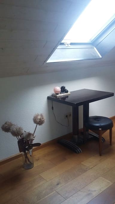 Schreibtisch