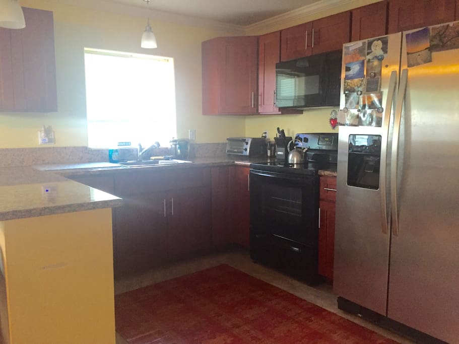 Clean full kitchen with everything could you possibly need.