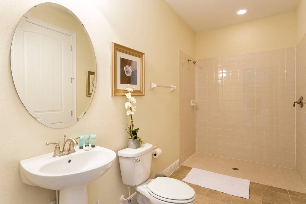 Sweet Home Vacation Rental Homes: 10 Bedrooms Pool Villa The Encore Club #3 (Bathroom)