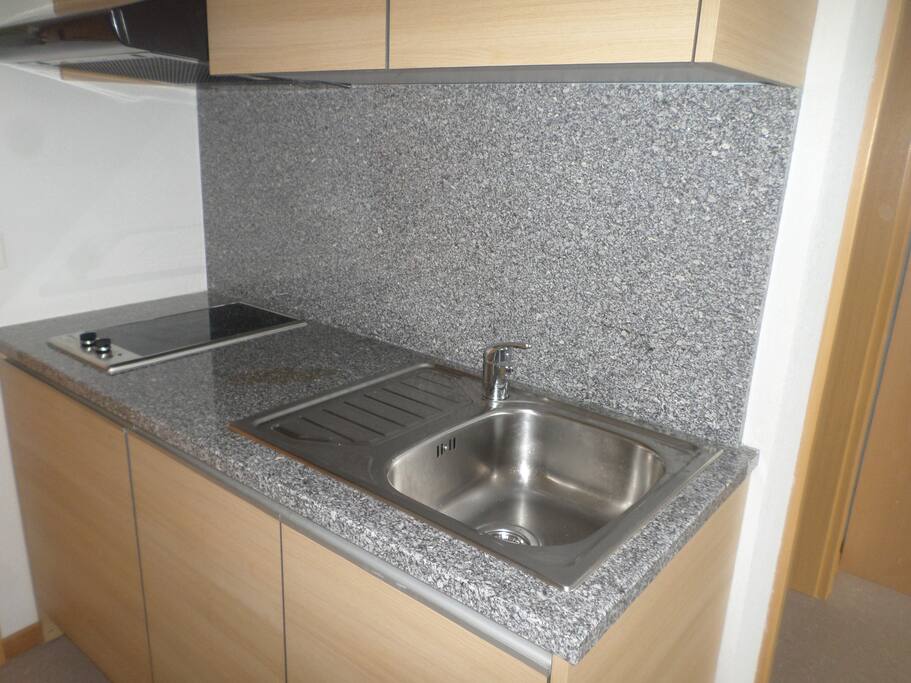 Kitchenette, 2 plaques, frigo, évier