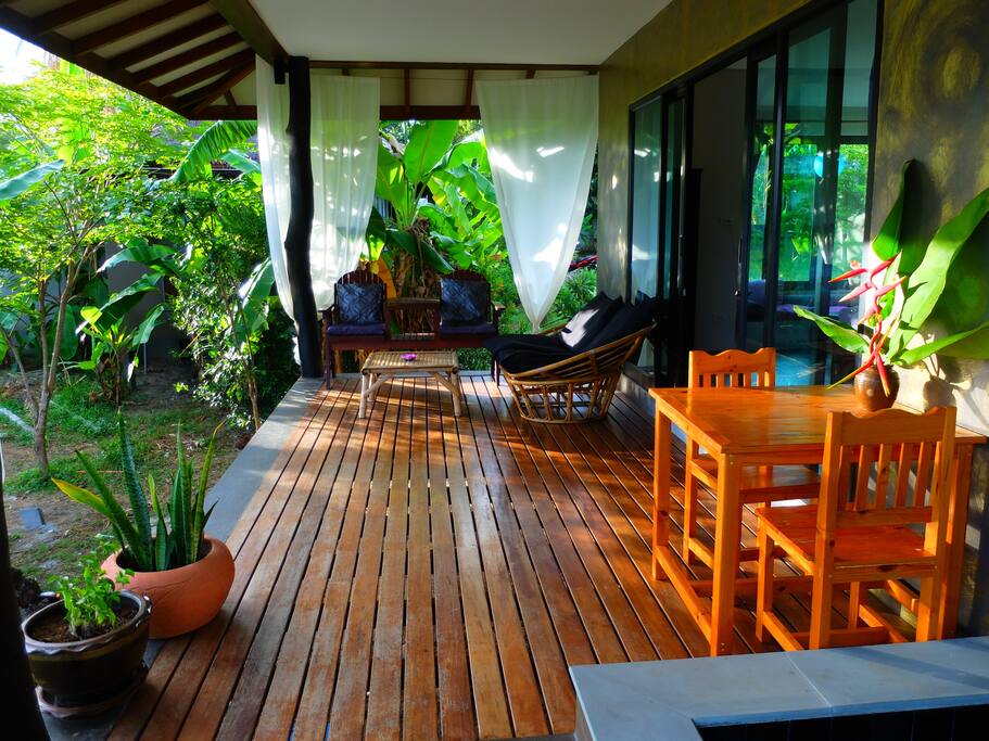 The private ,luminous & quiet terrace