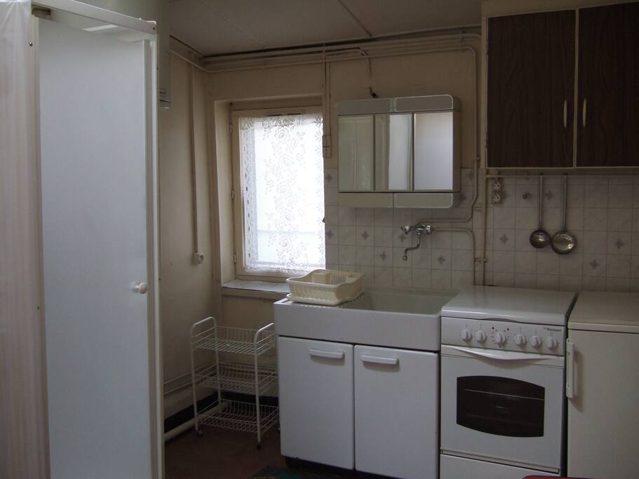 Douche et cuisine d'avantage meublée