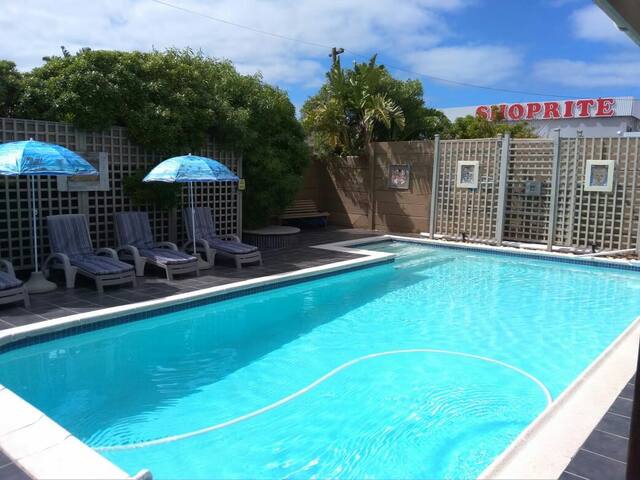 JACKY’S BEACH HOUSE 3BEDROOM 5MIN TO BEACH gallery image 4