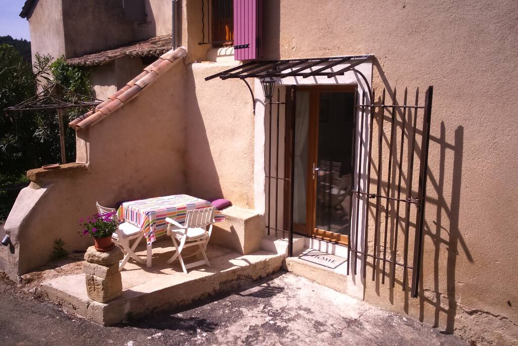 Le petit coin terrasse orienté à l'Est