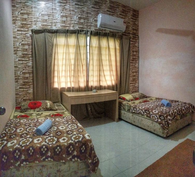 room 2 - double room with aircond