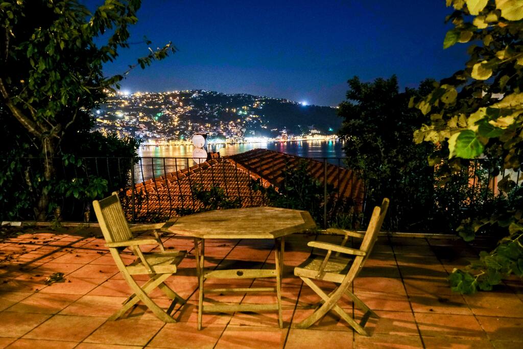 The terrace has a great view over the Bosphorus also at night.