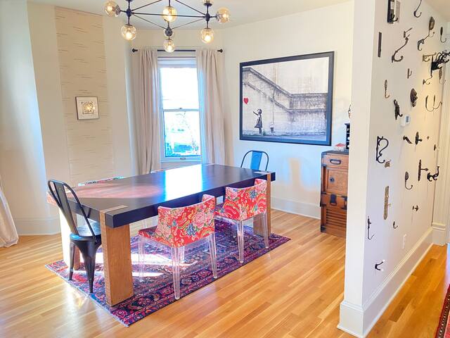 Huge house in the BEST location (99 walk score!) gallery image 5