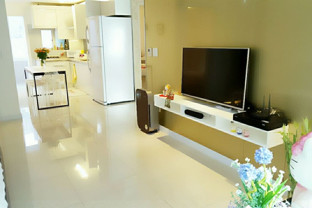 Living room to kitchen!!