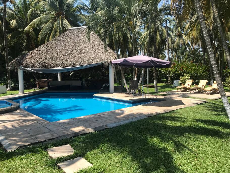 Área de Rancho y Piscina Climatizada