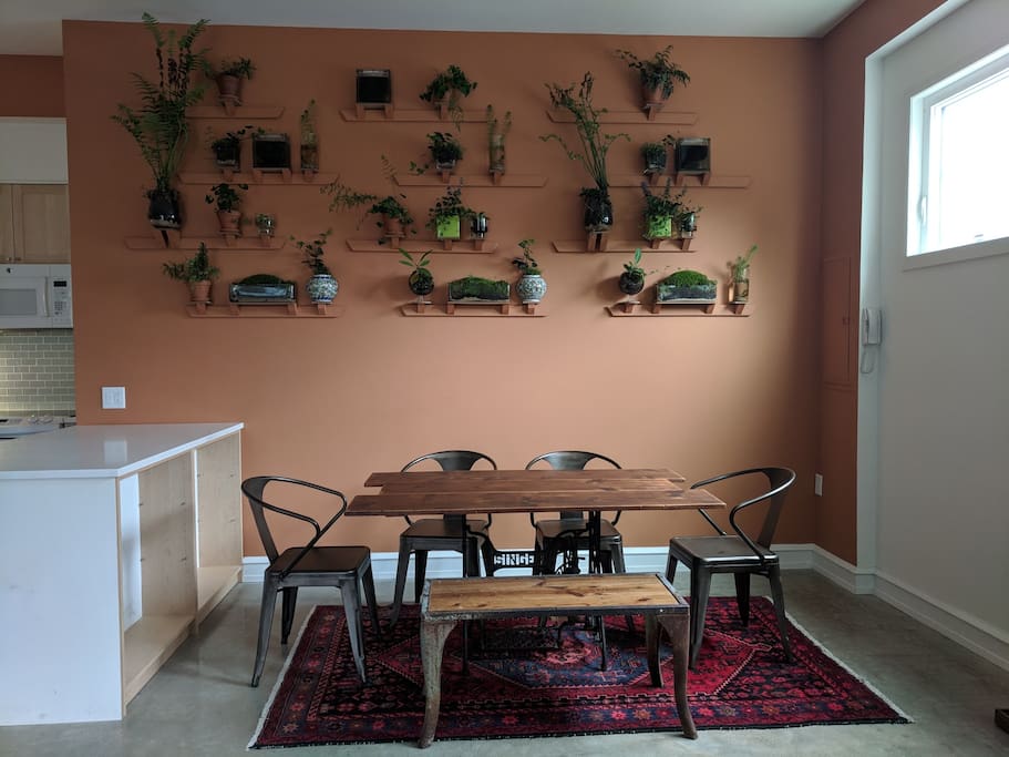 Dining area next to the kitchen