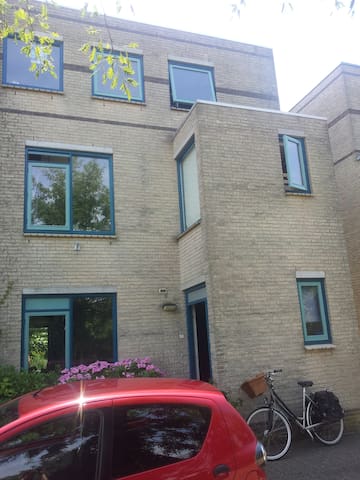 Room near Keukenhof & Beach 5-10 km