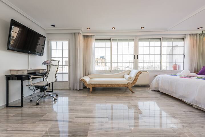 Luxury penthouse in Madrid´s sky. gallery image 3