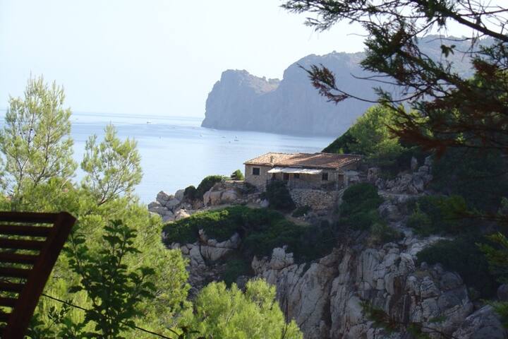 Cozy Villa “Es Secret”, one minute from the sea gallery image 2