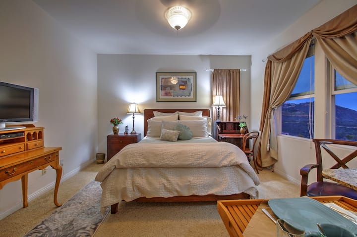 Private Suite In San Elijo Hills - San Marcos, CA