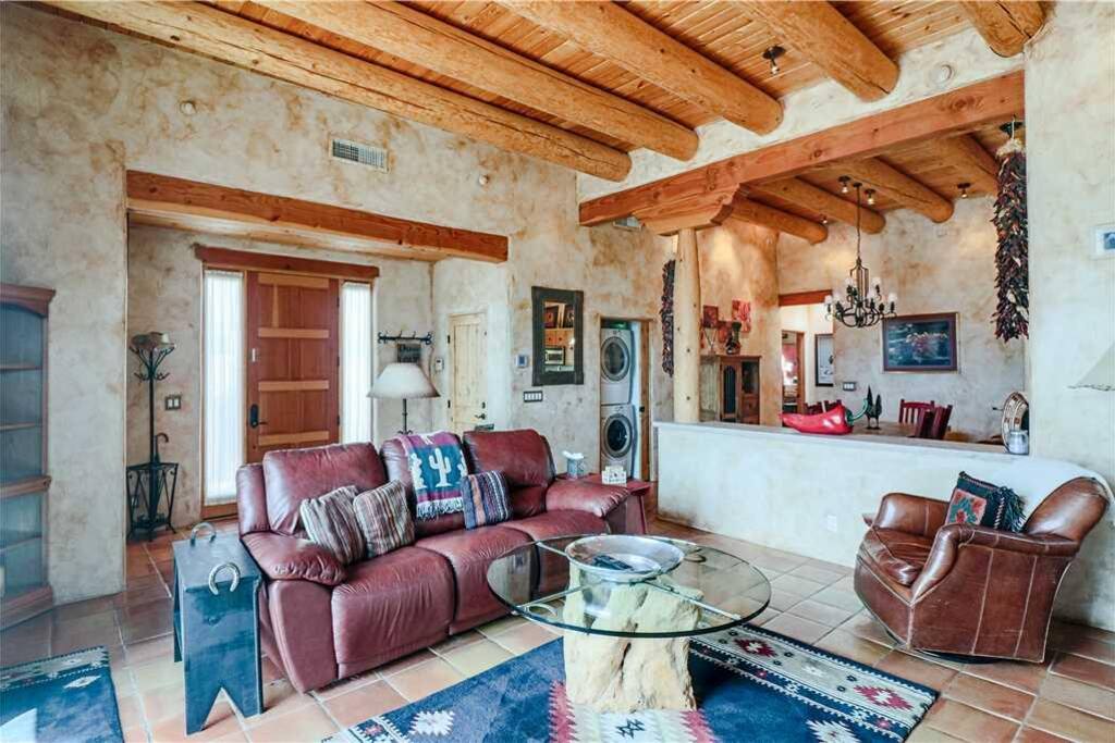 HR-COWBOY-VILLA-7463
