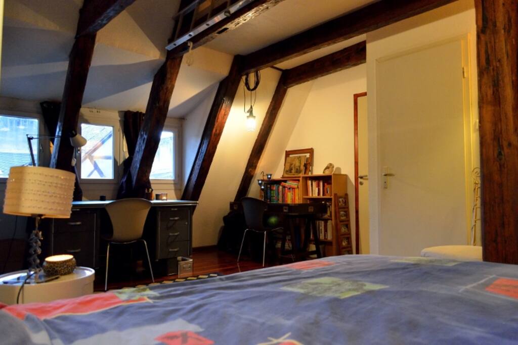 Chambre 18m2 seule au dernier étage