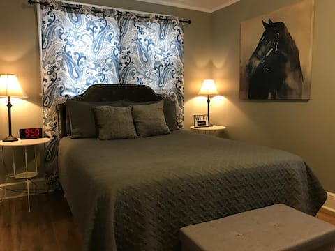 BZ Apartment A - Historic York-Chester