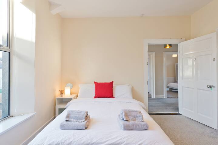 Huge 6 Bedroom Georgian Townhouse in Dublin City gallery image 3