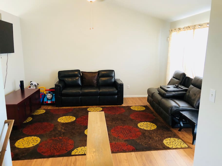 Living Room (3rd angle)