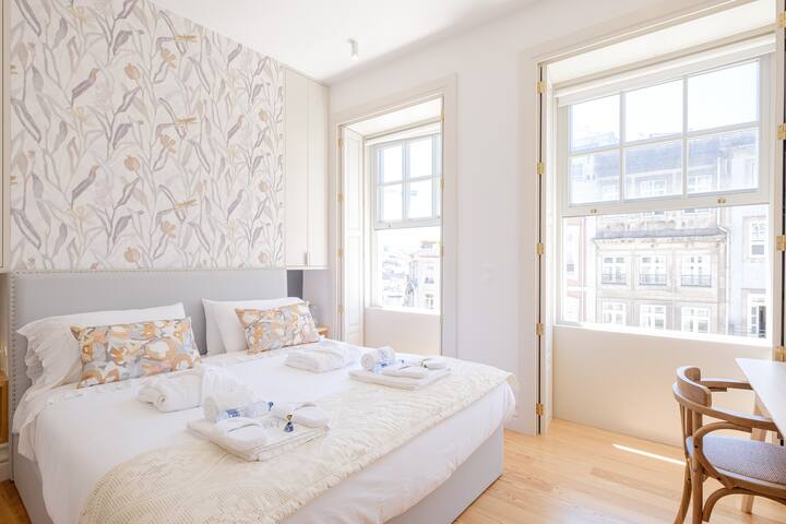 BOUTIQUE Rentals- THE RIBEIRA***** Apt great views