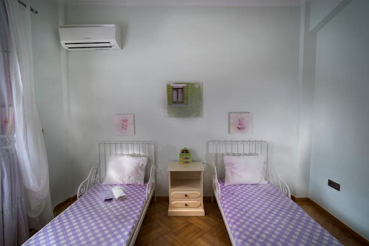 El tercer dormitorio /dormitorio infantil.