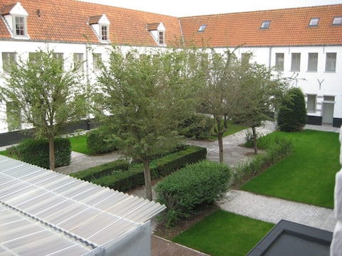 Modern studio in old city Bruges (Student)