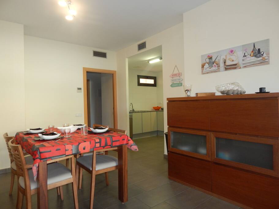 Comedor amplio con mucha luz
