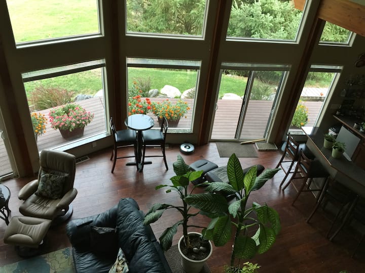 Chalet On 5+ Acres - Leavenworth, WA