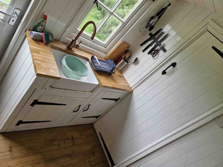 Waterside Hut With Hot Tub & Sauna - Barmouth