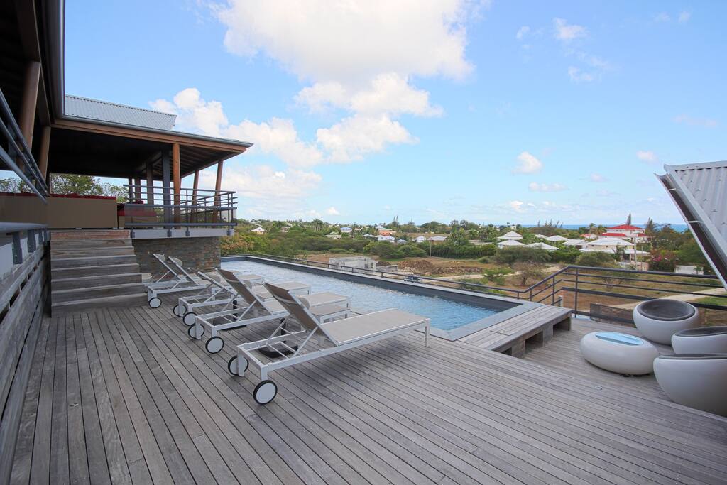 Piscine et terrasse