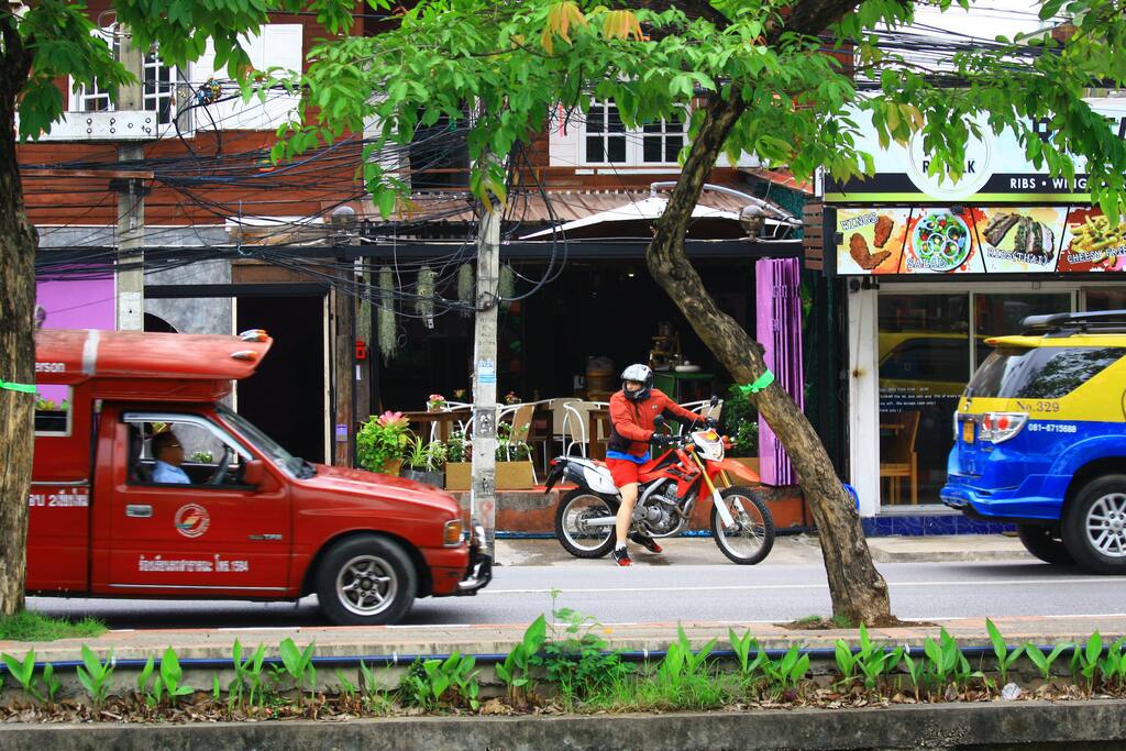 Easy access by local red bus (song-taew)