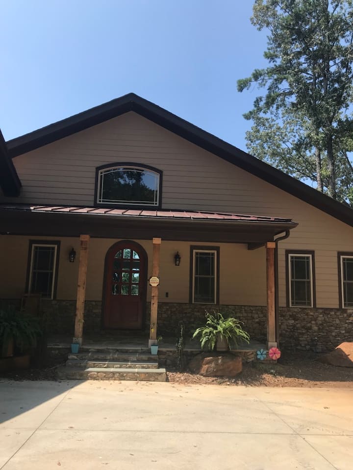 10 Best Airbnb Vacation Rentals Near Lake Keowee, South Carolina Updated 2024 Trip101