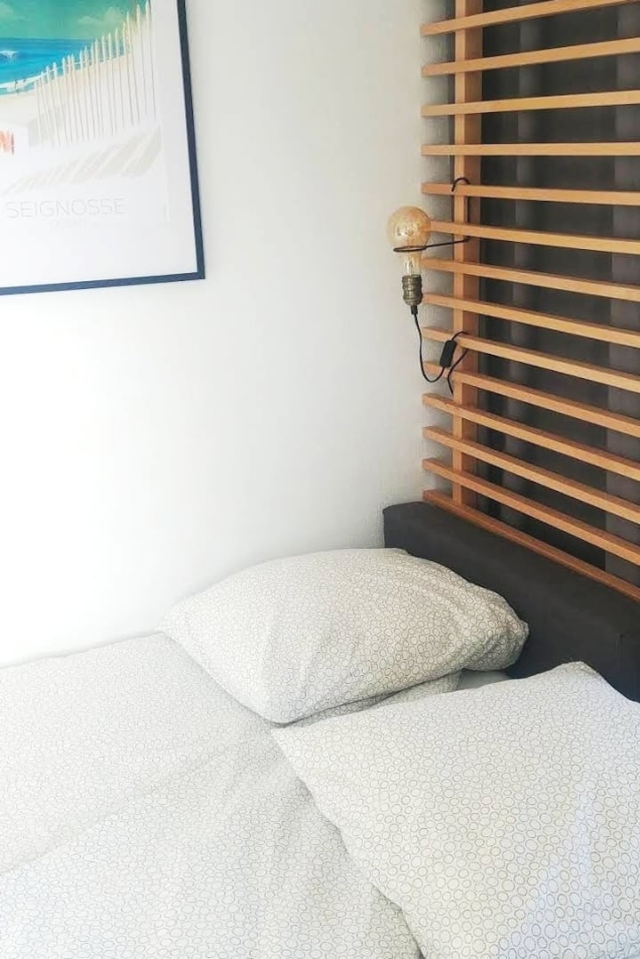 Michel的评论：
「沙发床超级舒适，适合敞篷车（与传统床没有区别）。"
（ 2020年2月）