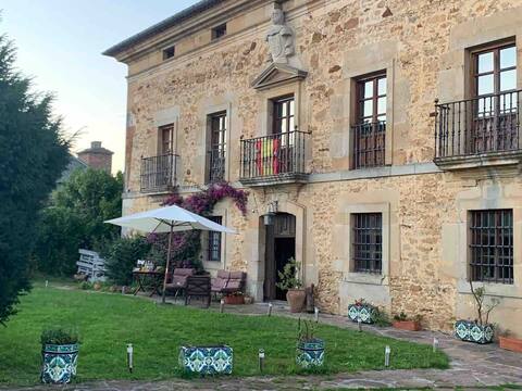 El Palacio del Tejo, a house with views.